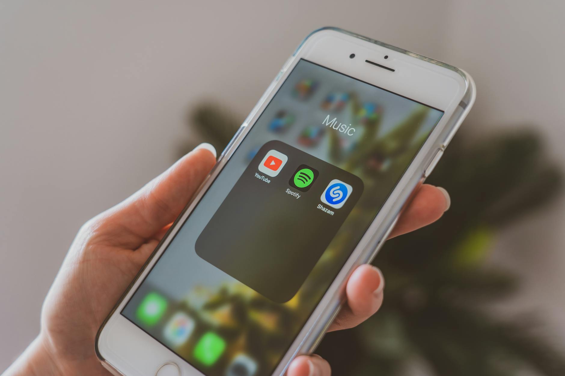 Màn hình dung lượng iPhone với tùy chọn gỡ bỏ ứng dụng