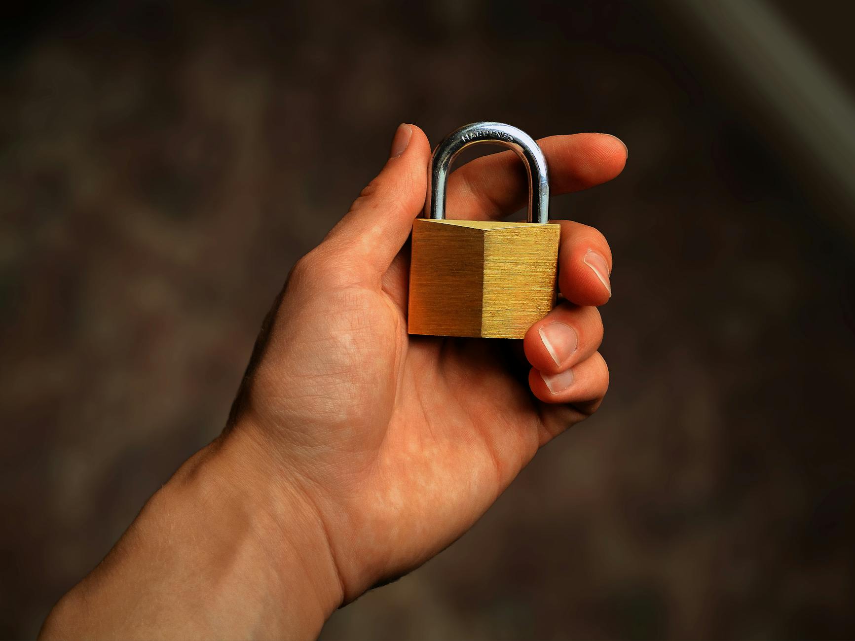 Người dùng tạo mật khẩu mạnh trên máy tính cá nhân
