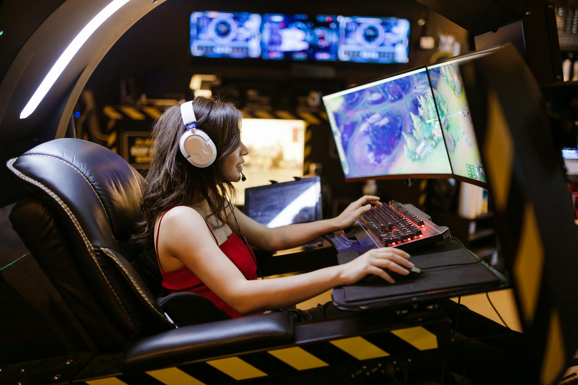 Màn hình thống kê tỷ lệ cược và dữ liệu trận đấu Dota 2