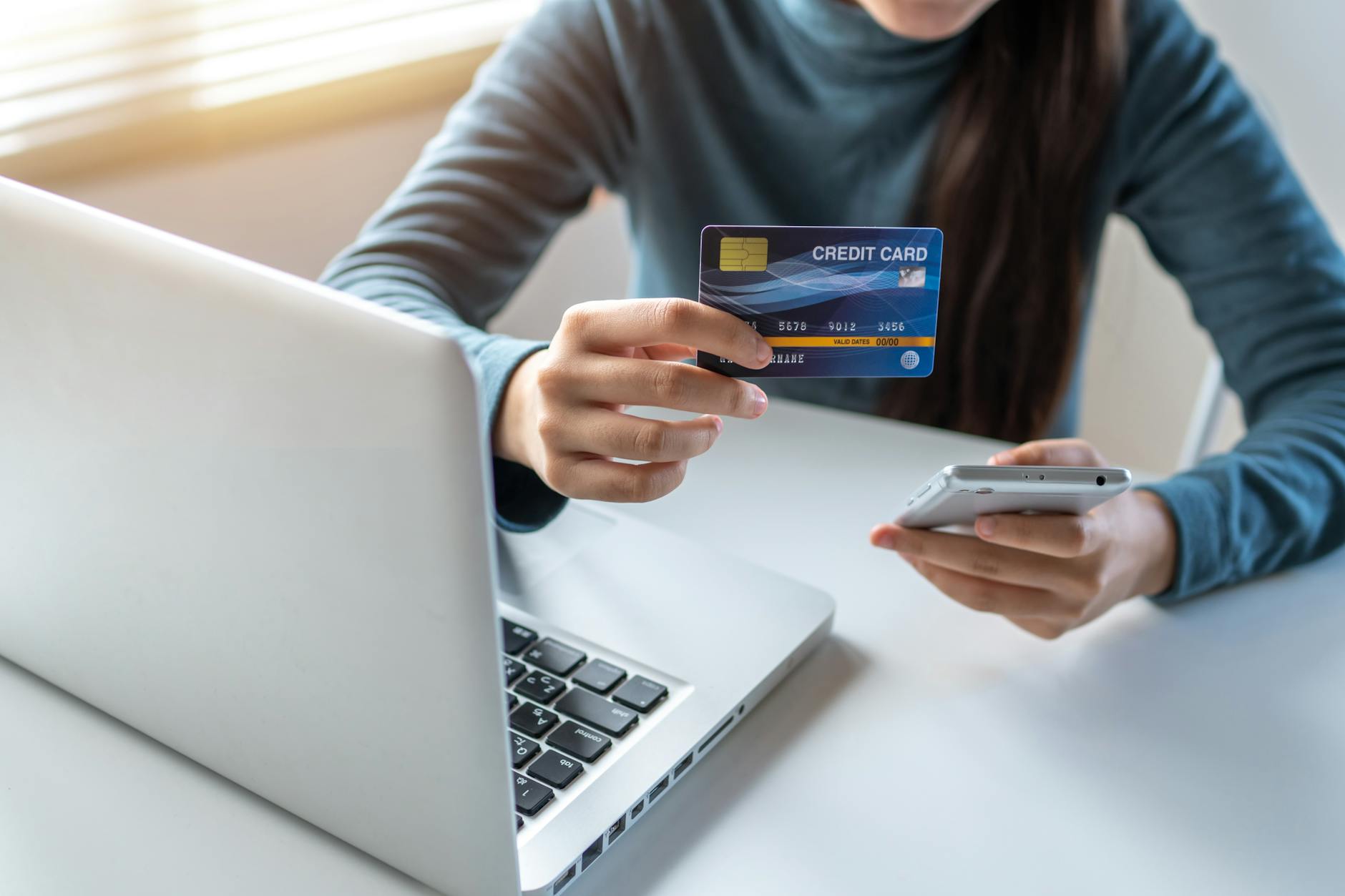 Minh họa việc kiểm tra kỹ username trước khi hoàn tất đăng ký
